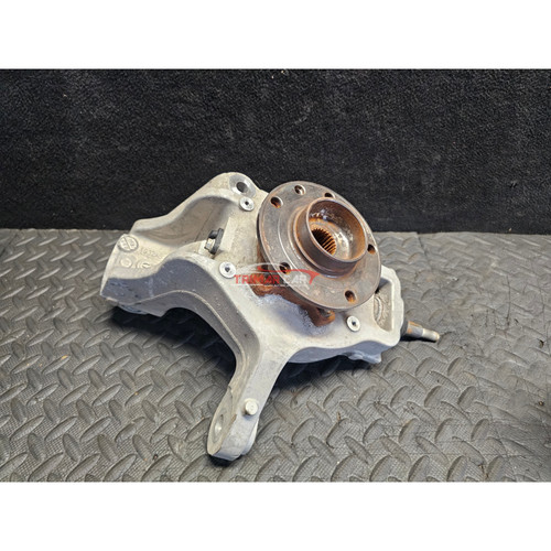 Front right hub - right,